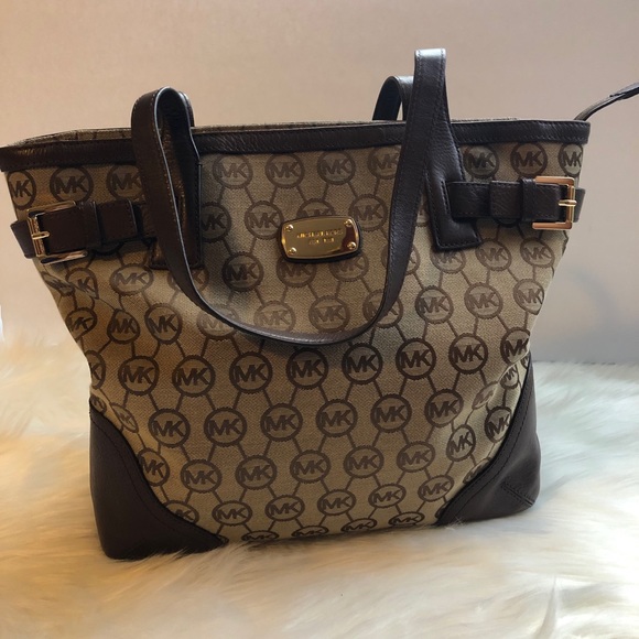 Michael Kors Handbags - 🛑Last Chance🛑 Michael Kors Signature Canvas Tote